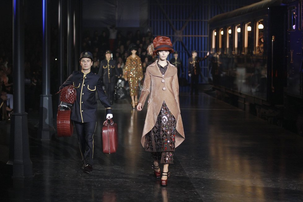 Marc Jacobs představil zimní kolekci pro Louis Vuitton představil fashion weeku v Paříži