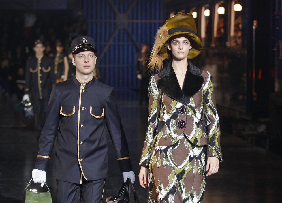 Marc Jacobs představil zimní kolekci pro Louis Vuitton představil fashion weeku v Paříži