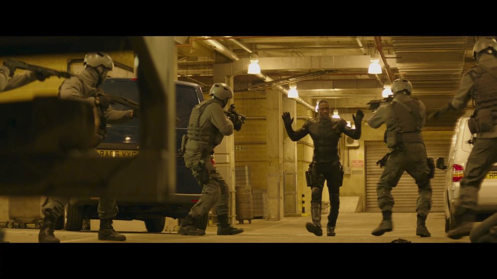 Záběry z traileru na snímek Rychle a zběsile: Hobbs & Shaw