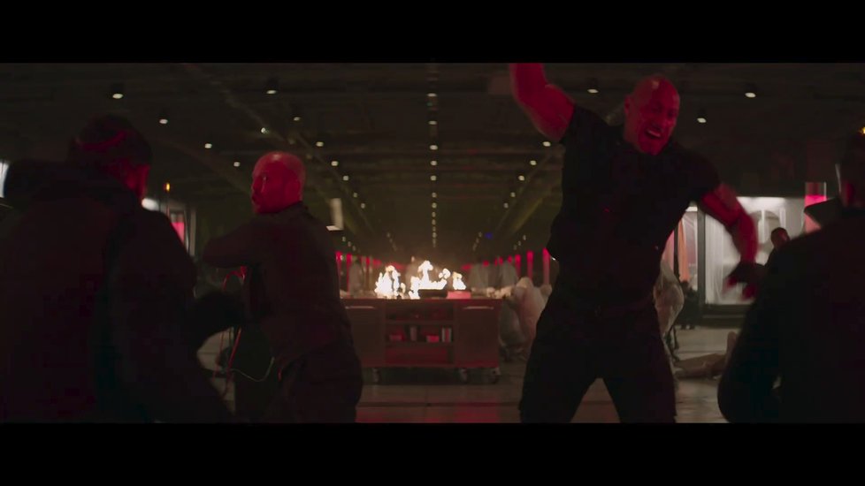 Záběry z traileru na snímek Rychle a zběsile: Hobbs & Shaw