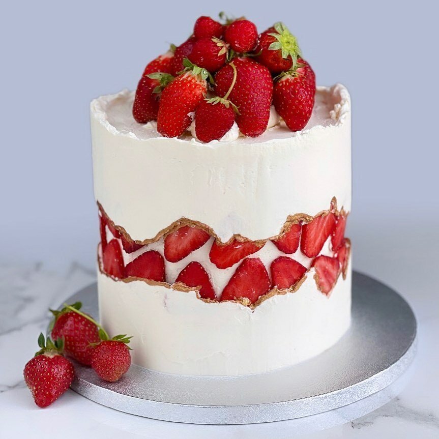 Direct Line Cake Fault line cake: Dort, který potrápil soutěžící v pořadu Peče celá země ...