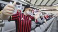 Plastové sexuální panny jako divačky na fotbalovém zápase FC Seoul