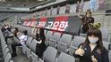 Plastové sexuální panny jako divačky na fotbalovém zápase FC Seoul
