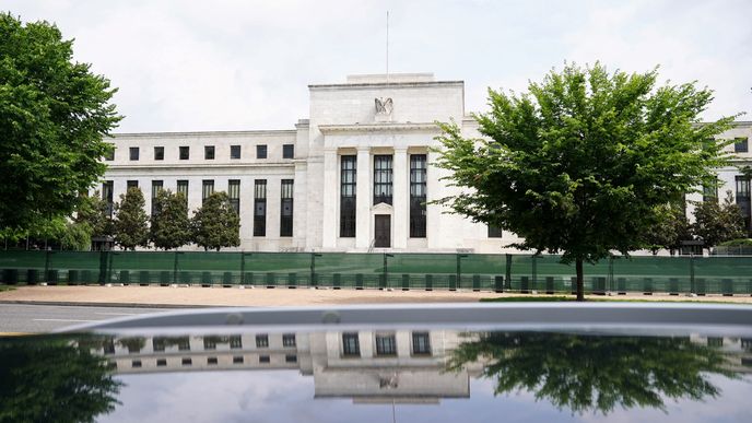 Americká centrální banka Fed nechala svou měnovou politiku na posledním zasedání v roce 2023 beze změny.