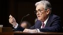 Šéf amerického Fedu Jerome Powell byl potvrzen ve funkci na další čtyři roky. Staronový guvernér zároveň potvrdil, že má v nadcházejících měsících nadále v úmyslu zvyšovat základní úrokovou sazbu.
