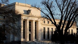 Hysterie kolem amerických bank pomalu ustupuje, ale Fed prokázal extrémně nízký práh bolesti