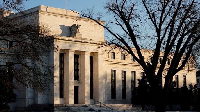 Fed zvýšil na začátku května základní úrok o půl procentního bodu, nejvíce za 22 let