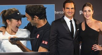 Hvězdného Federera okouzlila krásná žena. Manželka to ale není!