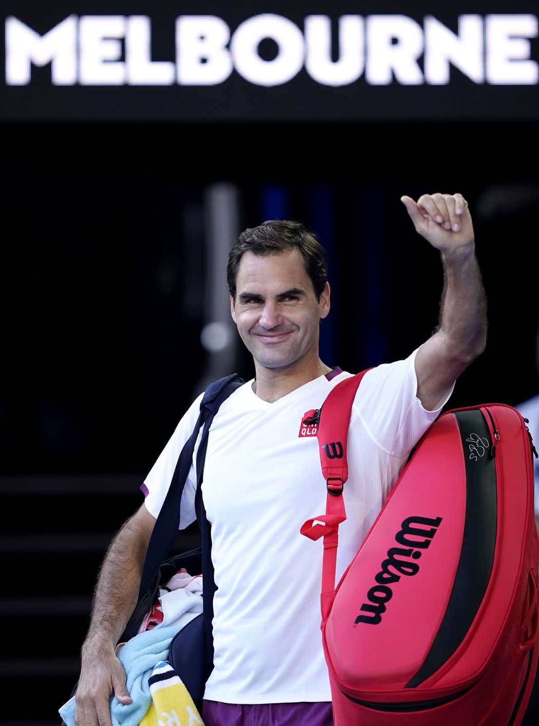 Roger Federer zdraví diváky