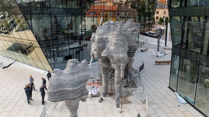 Česko-argentinský umělec Federico Díaz 18. listopadu 2021 v prostorách nového Centra Bořislavka v Praze představil sochu nazvanou Na Horu. Jde o betonovou strukturu vytvořenou 3D tiskárnou.