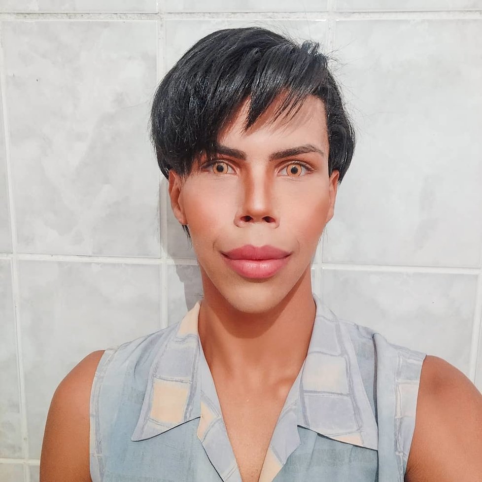 17letý Brazilec Felipe Adam se rád stylizuje do Kena