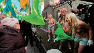 Prsa proti fotbalu. Aktivistky z ukrajinského hnutí Femen chtějí zrušit fotbalové Euro ve své zemi