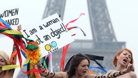 Spoluzakladatelka nahých aktivistek Femen Oksana Šačková (uprostřed) spáchala sebevraždu v Paříži.