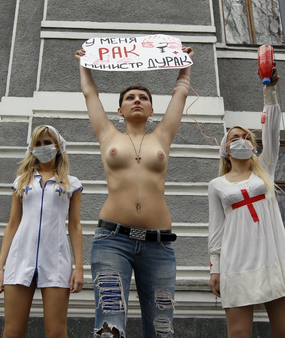 FEMEN proslulo bizarními protesty.