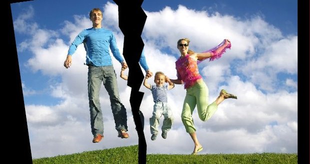 Česká republika je na 1. místě na světě v počtu soudních sporů, rozhodutých ve prospěch matek: 92%. Následují bývalé státy Světského svazu. Česká republika je na 1. místě na světě v počtu soudních sporů, rozhodutých ve prospěch matek: 92%. Následují bývalé státy Světského svazu.