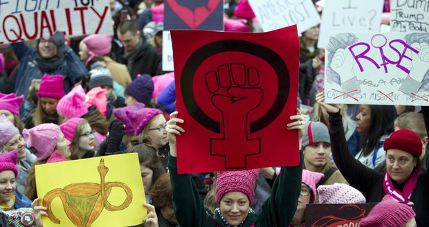 Washingtonem otřásají feministky. Za práva žen jich má bojovat až půl milionu