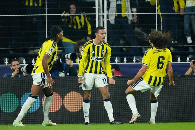 ONLINE: Fenerbahce - Slavia 2:1. Bláznivý úvod! Provod snižuje po obří chybě Turků ONLINE: Fenerbahce - Slavia 2:1. Bláznivý úvod! Provod snižuje po obří chybě Turků