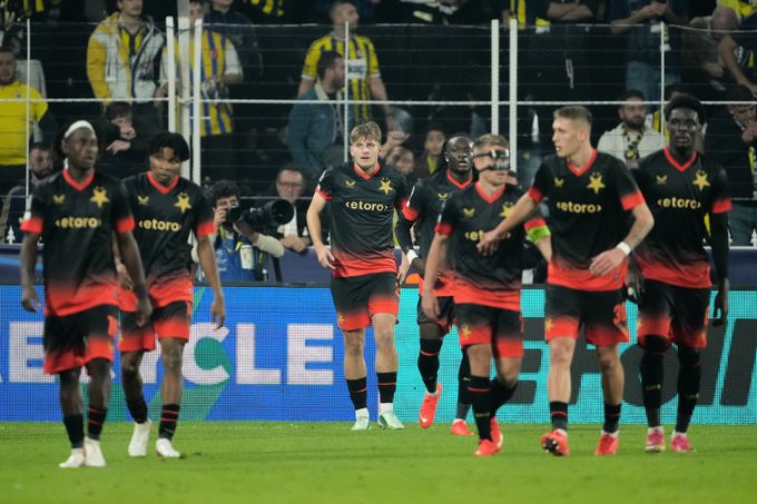 Fenerbahce - Slavia 2:2. Bláznivý úvod a první bod. V tureckém pekle ho trefil Kačor Fenerbahce - Slavia 2:2. Bláznivý úvod a první bod. V tureckém pekle ho trefil Kačor