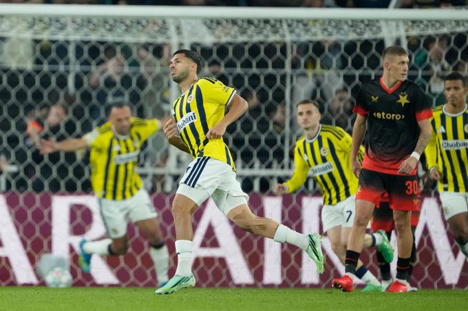 ONLINE: Fenerbahce - Slavia 2:0. Sešívaní v šoku. Greenwood zvyšuje vedení domácích ONLINE: Fenerbahce - Slavia 2:0. Sešívaní v šoku. Greenwood zvyšuje vedení domácích