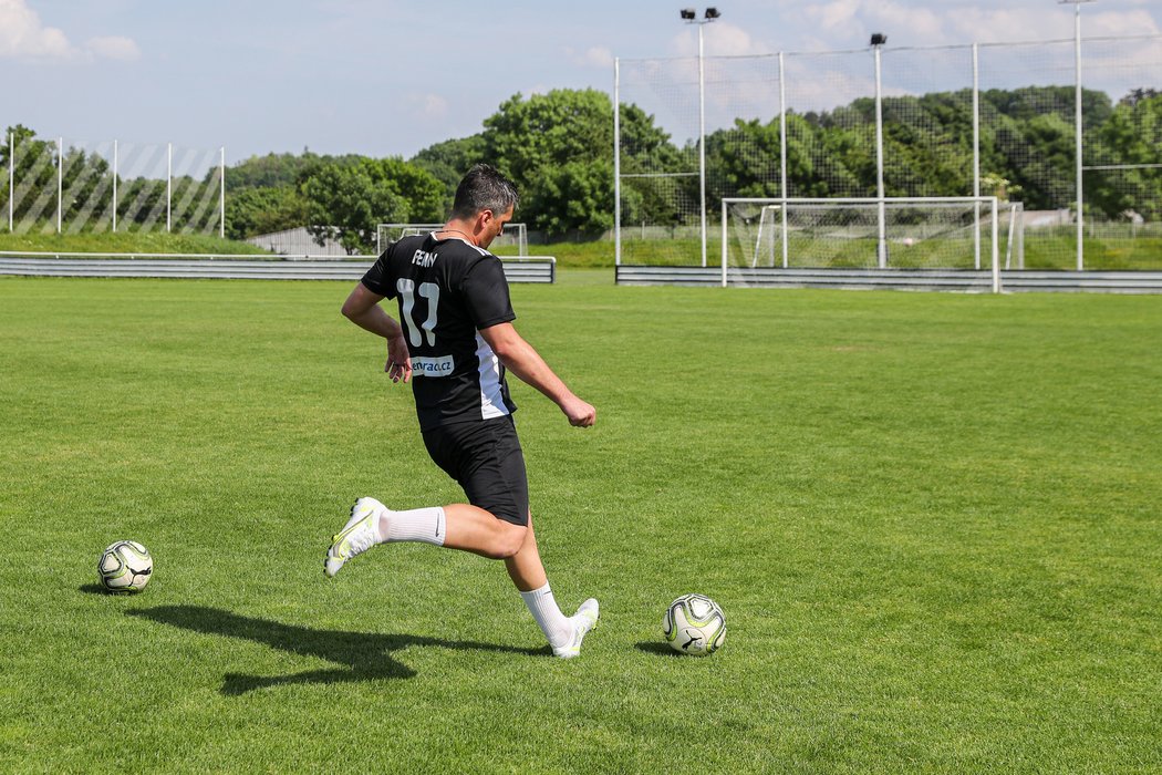 Bývalý reprezentant Martin Fenin ukázal, že technika mu stále nechybí