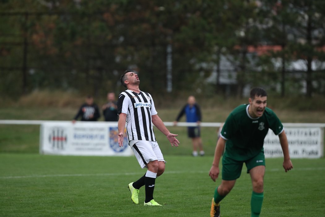 Bývalý vynikající střelec a reprezentant Martin Fenin má za sebou premiéru v dresu FK Řeporyje!