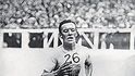 V roce 1908 zvítězil na letních olympijských hrách v britské metropoli americký rodák Johnny Hayes v čase 2:55:18 V roce 1908 zvítězil na letních olympijských hrách v britské metropoli americký rodák Johnny Hayes v čase 2:55:18