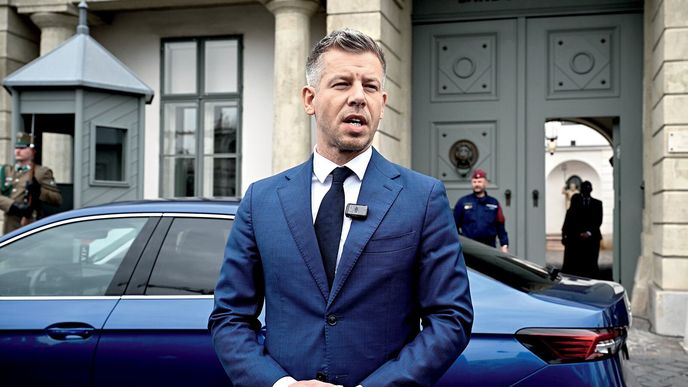 Magyarův prudký nástup připomíná Orbánovy kroky v roce 2010, kdy také poprvé vyhrál s ústavní většinou a nazval své vítězství „revolucí ve volbách“ Magyarův prudký nástup připomíná Orbánovy kroky v roce 2010, kdy také poprvé vyhrál s ústavní většinou a nazval své vítězství „revolucí ve volbách“