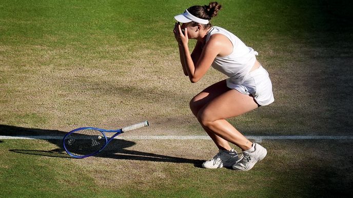Linda Nosková si uvědomuje, že sen se naplnil, ve svých teprve 21 letech se stala vítezkou ženské dvouhry 139. ročníku Wimbledonu Linda Nosková si uvědomuje, že sen se naplnil, ve svých teprve 21 letech se stala vítezkou ženské dvouhry 139. ročníku Wimbledonu
