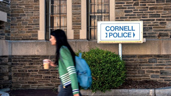 Amerikou otřásá skandál údajného znásilnění ve studentském spolku. Jak to vlastně bylo? Amerikou otřásá skandál údajného znásilnění ve studentském spolku. Jak to vlastně bylo?