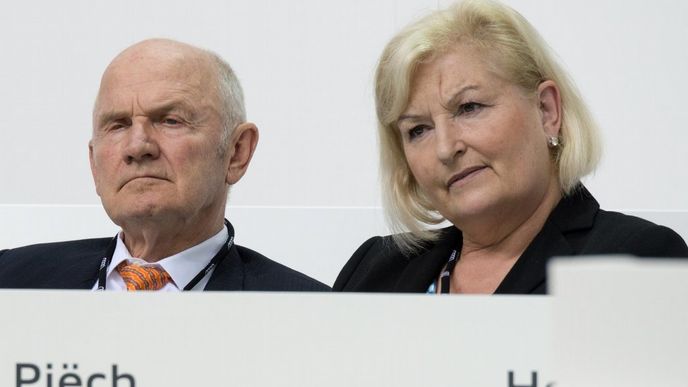 Ferdinand Piëch a jeho manželka Ursula opouštějí dozorčí radu Volkswagenu