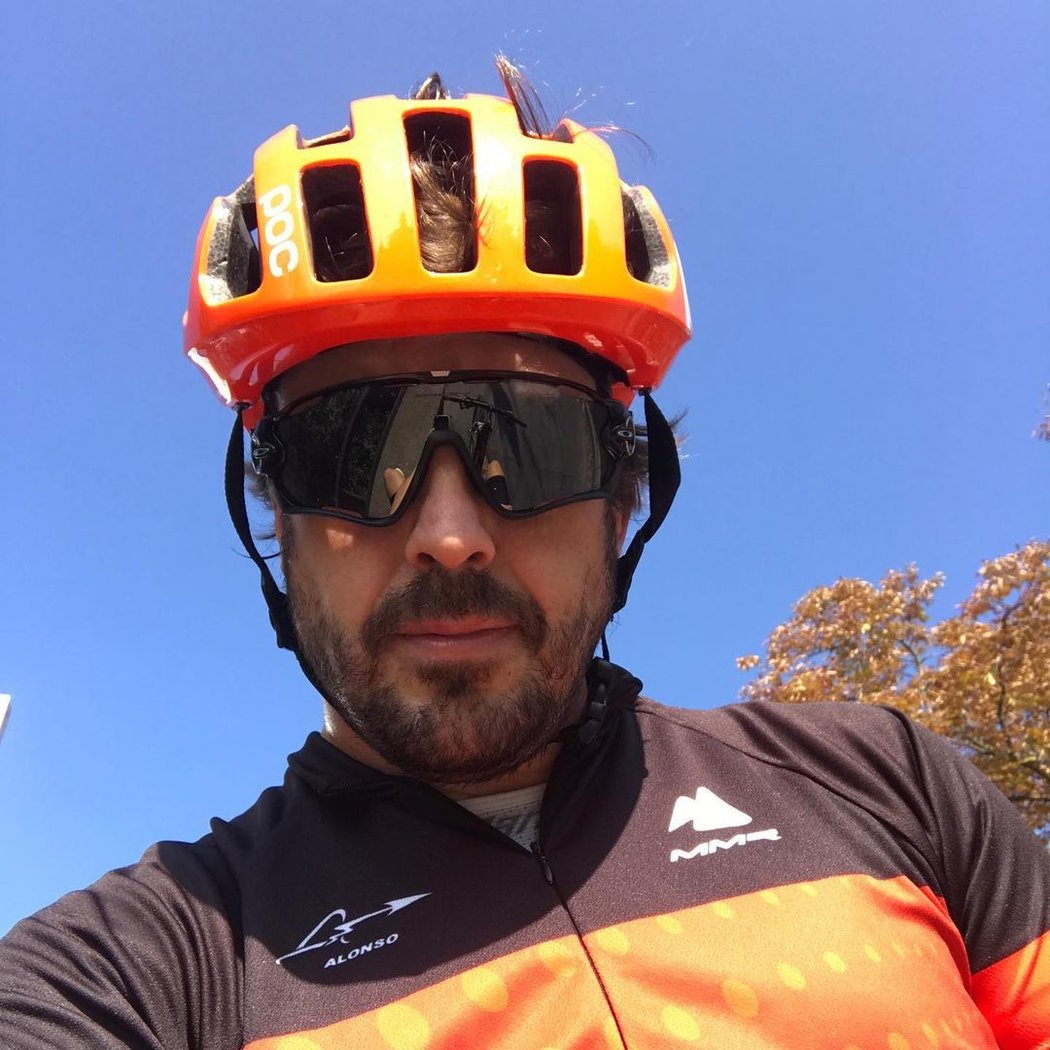 Pilot formule 1 Fernando Alonso je vášnivým cyklistou