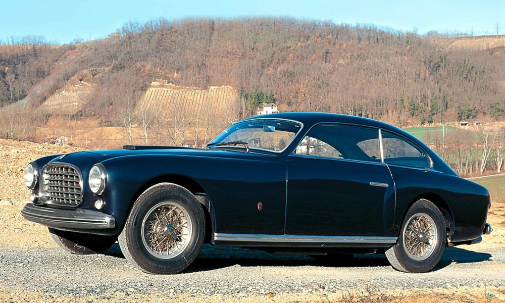 Elegantní kupé Ferrari 212 Inter s karoserií Ghia z roku 1951.