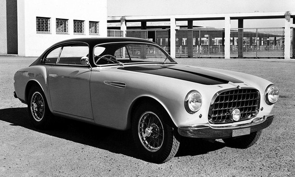 Jedno ze dvou kupé, které postavilo studio Vignale v roce 1951. Tato kupé obsadila na mexické Carrera Panamericana první dvě místa.