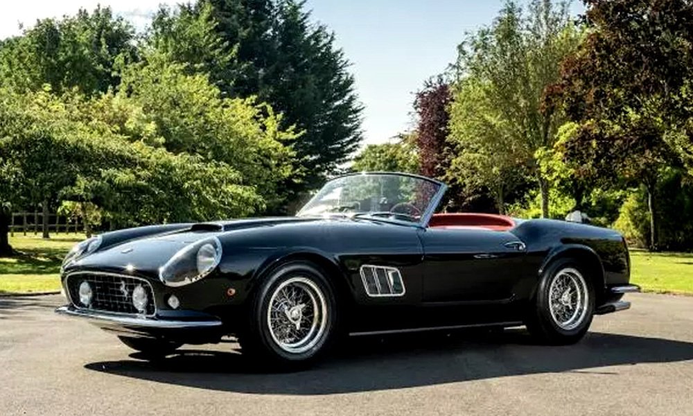 Britská firma GTO Engineering postavila repliku dvoumístného roadsteru Ferrari 250 GT California Spyder SWB a nazvala jej California Spyder Revival.