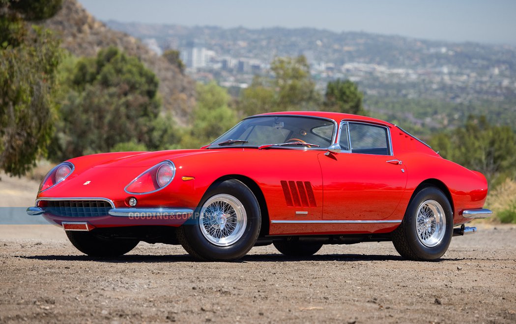 Ferrari 275 GTB/4 z roku 1967 nového vlastníka stálo 3.662.500 dolarů, tedy 79,67 milionu korun.