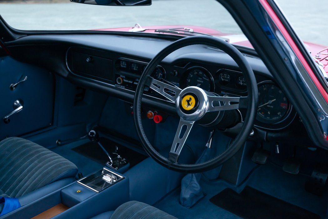A další Ferrari, tentokrát 275 GTB Competizione By Scaglietti z roku 1966. Nový majitel zaplatí 7.705.000 dolarů, tedy asi 167,24 milionu korun.