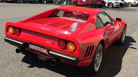 Ukradené Ferrari 288 GTO už se našlo. A co zloděj?