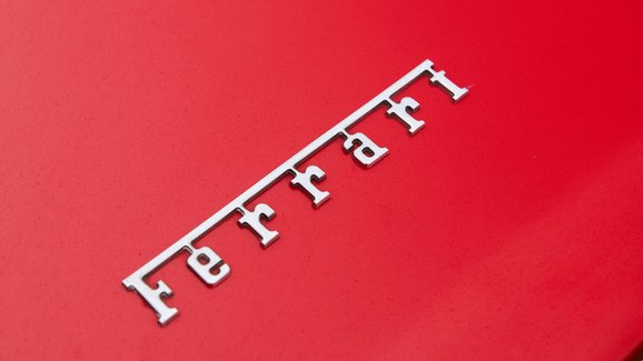 Také Ferrari mělo rekordní rok 2022. Zákazníkům dodalo přes 13 tisíc vozů