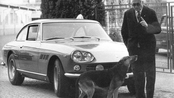 Bývalý služebák pana Enza: Ferrari 330 GT 2+2 může být vaše za 11 milionů