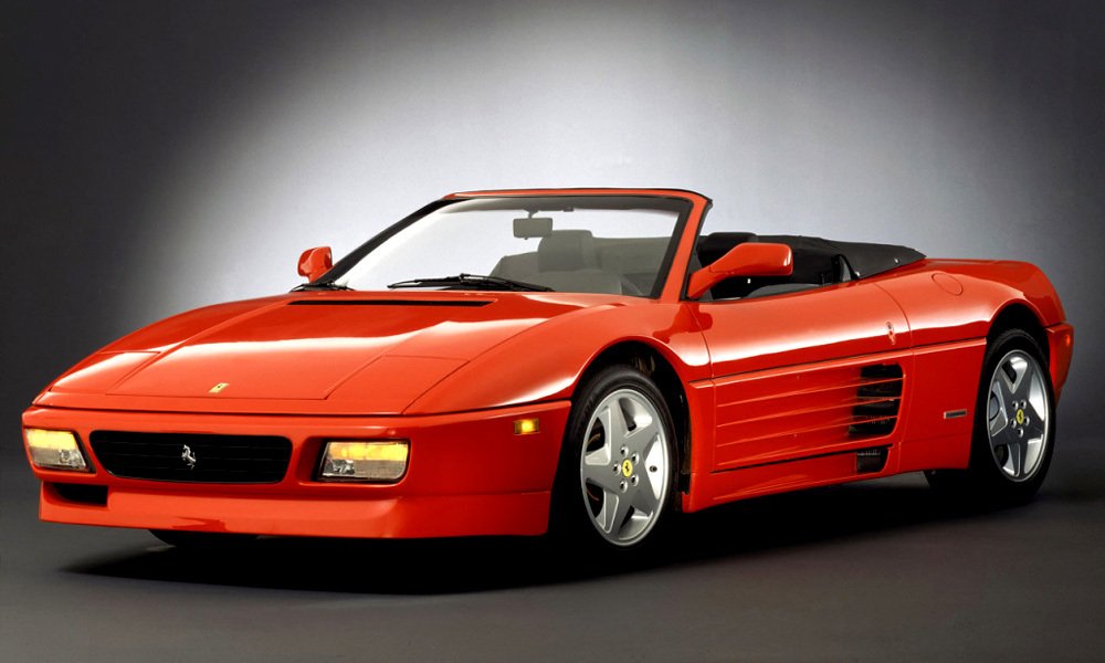 Na ženevském autosalonu v roce 1993 představilo Ferrari dvoumístný otevřený model 348 Spider. Proti 348 TB a 348 TS byly zesíleny podélné výztuhy a sloupky předního okna.