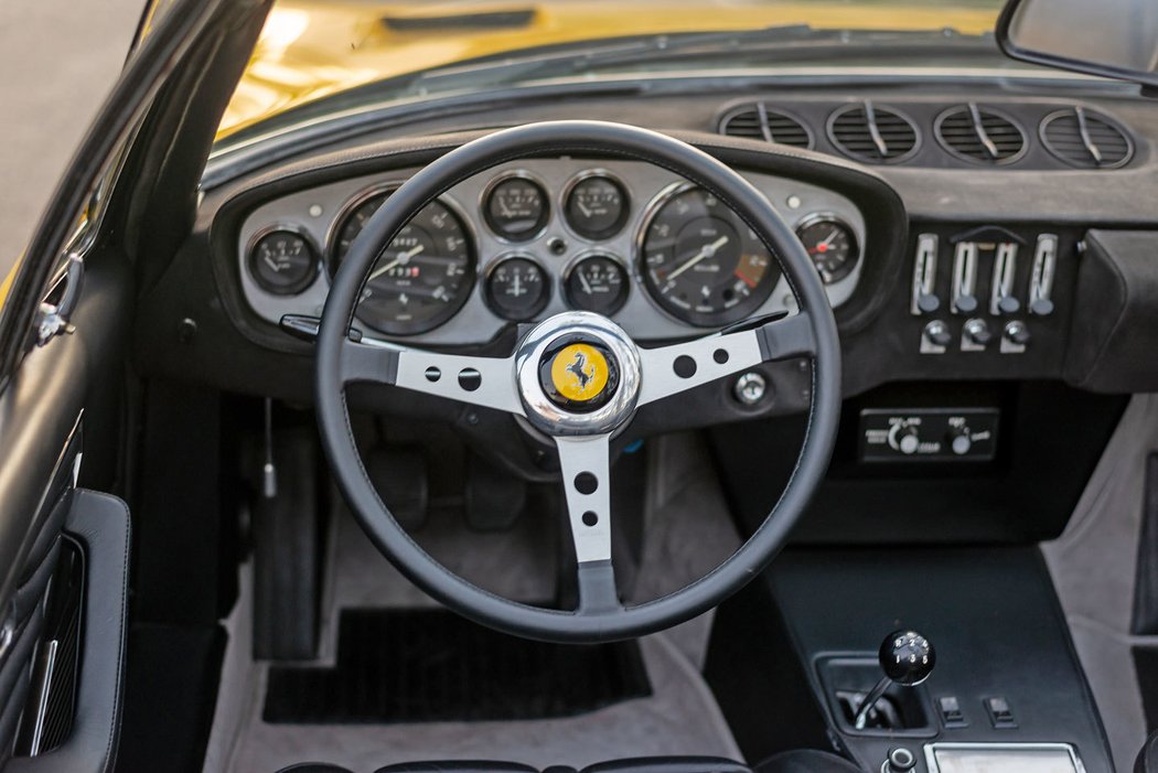 Ferrari 365 GTS/4 Daytona Spider by Scaglietti (1971)