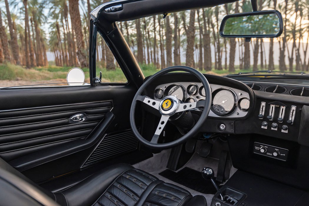 Ferrari 365 GTS/4 Daytona Spider by Scaglietti (1971)