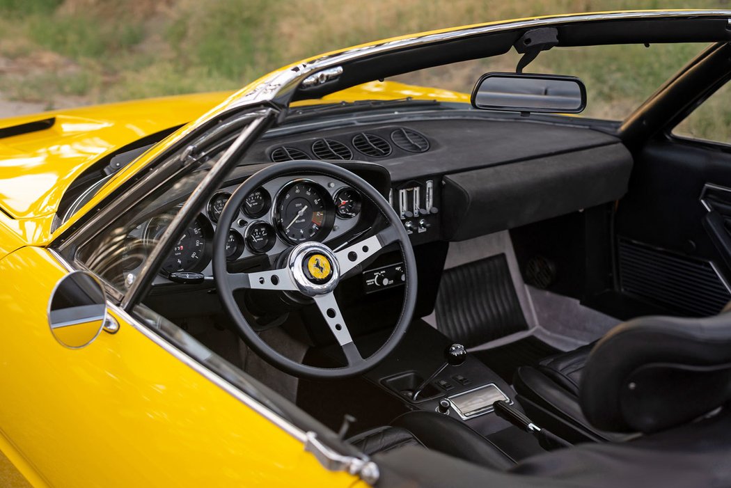 Ferrari 365 GTS/4 Daytona Spider by Scaglietti (1971)