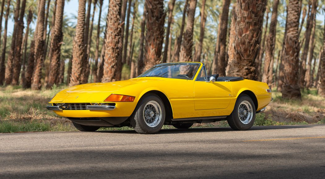 Ferrari 365 GTS/4 Daytona Spider by Scaglietti (1971)