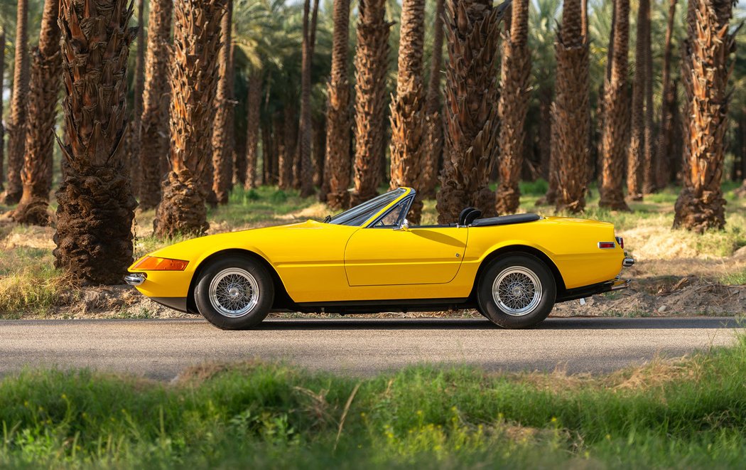 Ferrari 365 GTS/4 Daytona Spider by Scaglietti (1971)