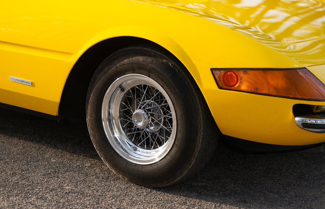 Ferrari 365 GTS/4 Daytona Spider by Scaglietti (1971)