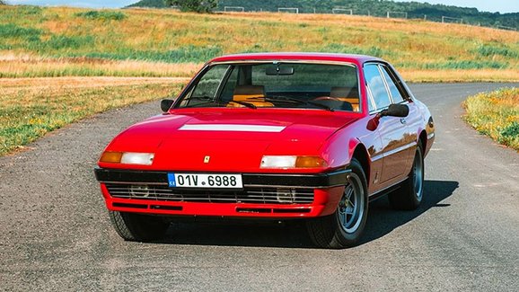 Řídili jsme první Ferrari s automatickou převodovkou. Dostane vás, je totiž jiné, než čekáte