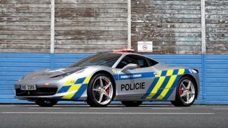 Co se stalo s českým policejním Ferrari 458 Italia? Najelo už možná více než vy Co se stalo s českým policejním Ferrari 458 Italia? Najelo už možná více než vy