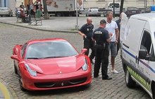 Hokejista Nedvěd: Tahanice s policií kvůli svému ferrari! A zaplatil pokutu