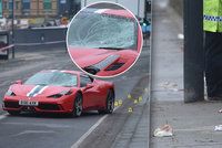 Ferrari za 8,5 milionu srazilo šest chodců: Smetlo je z mostu